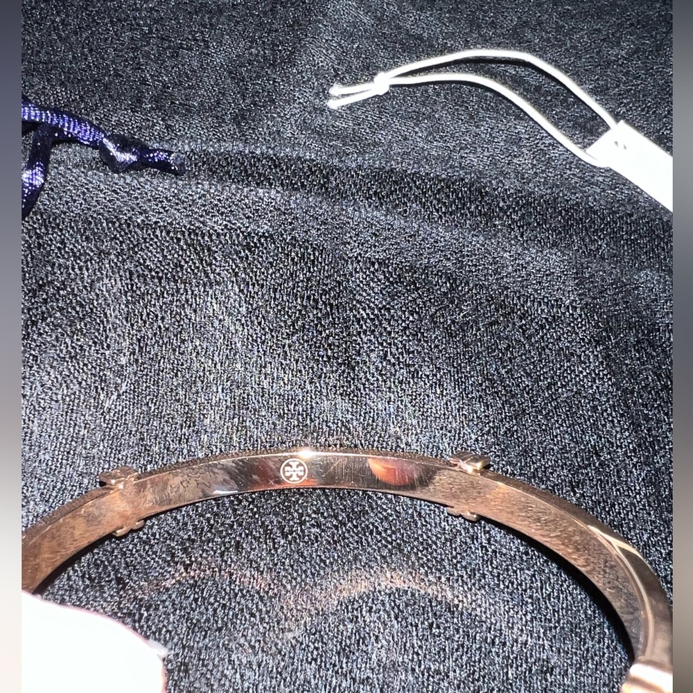 Tory Burch Logo Bangle - Rose Gold - Picture 5 of 6